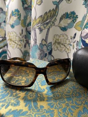 CHANEL Authentic 90’s Tortoise shell sunglasses.